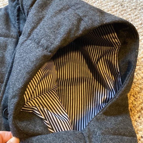 H&M Men’s Wool Blend Puffer Vest - Picture 4 of 6